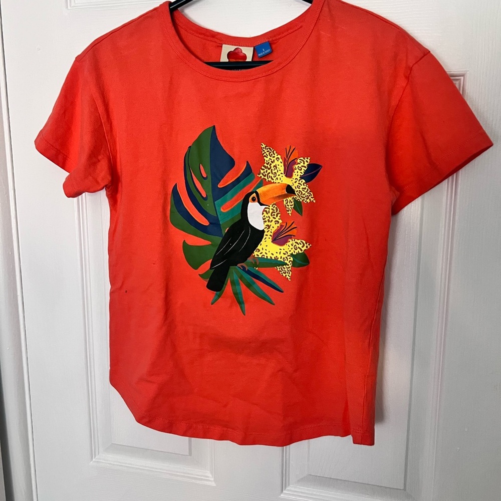 Red Top With Toucan And Leaf Design - image 1